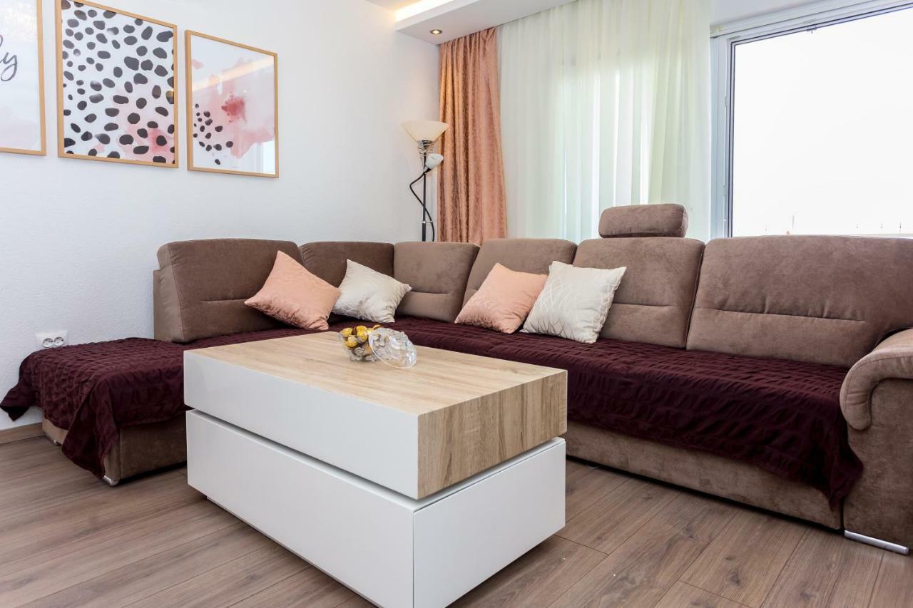 Apartments Iva Brstilo Omis Luaran gambar