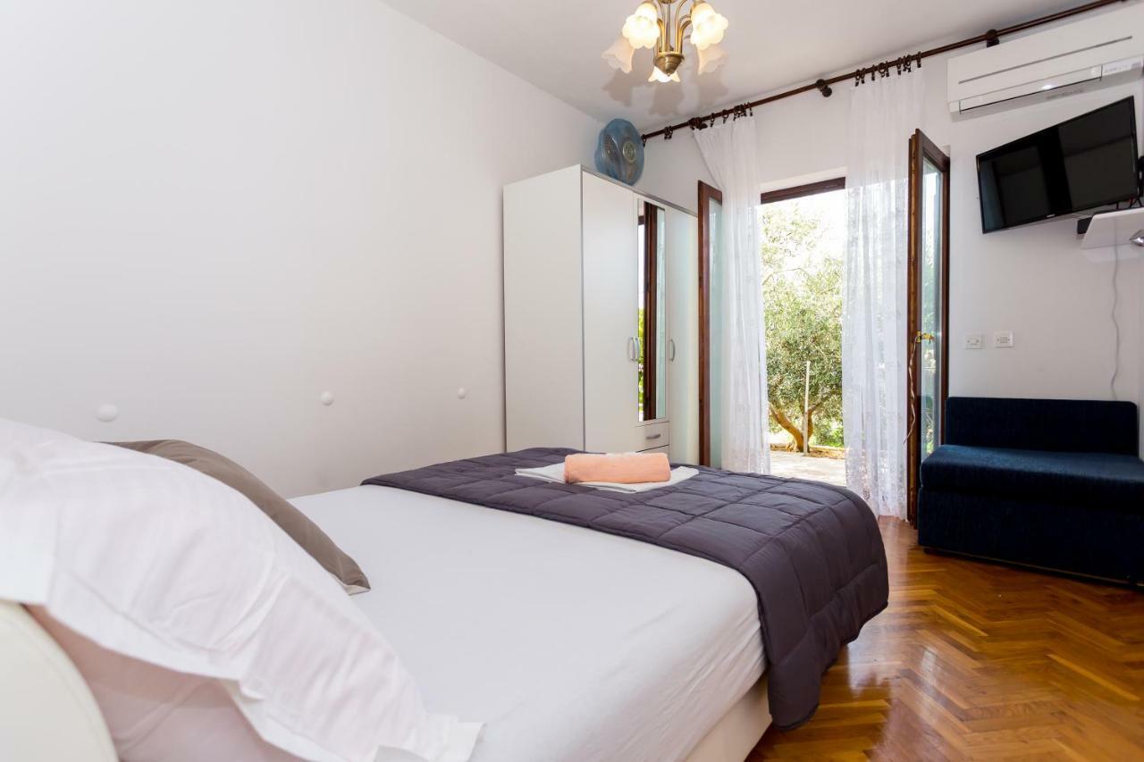 Apartments Iva Brstilo Omis Luaran gambar