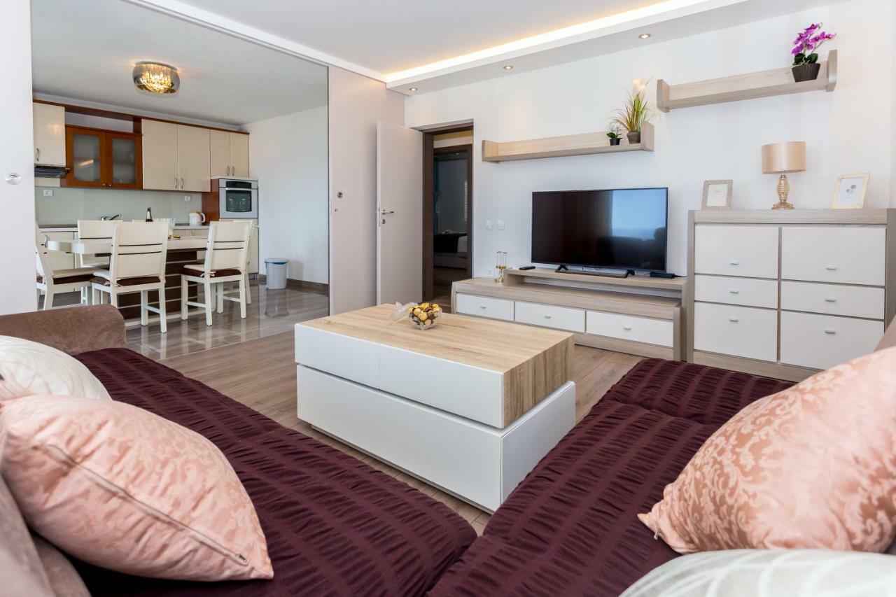 Apartments Iva Brstilo Omis Luaran gambar