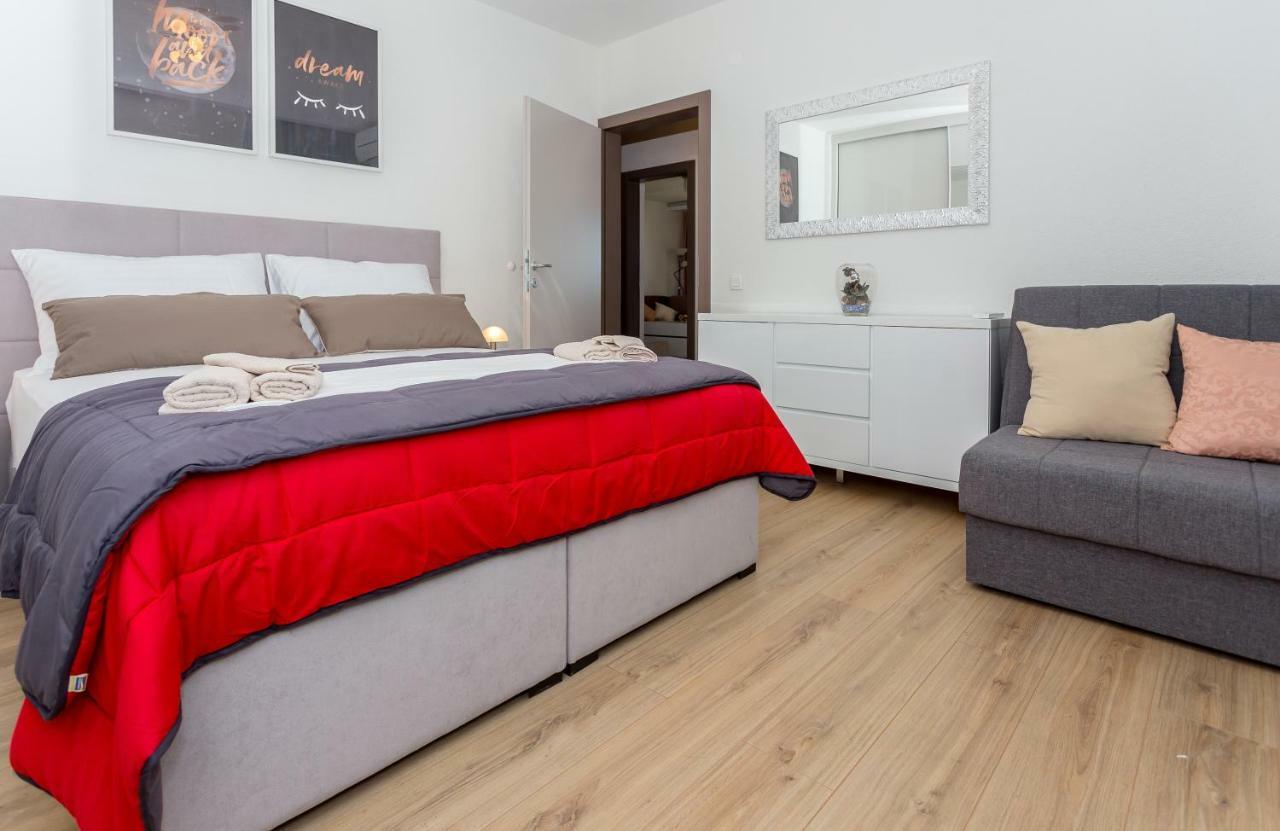 Apartments Iva Brstilo Omis Luaran gambar