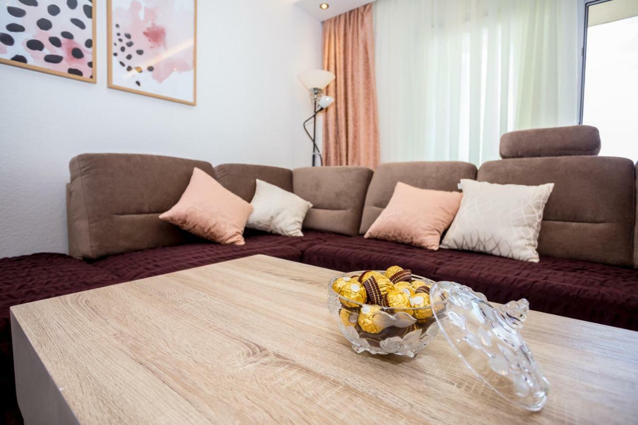Apartments Iva Brstilo Omis Luaran gambar