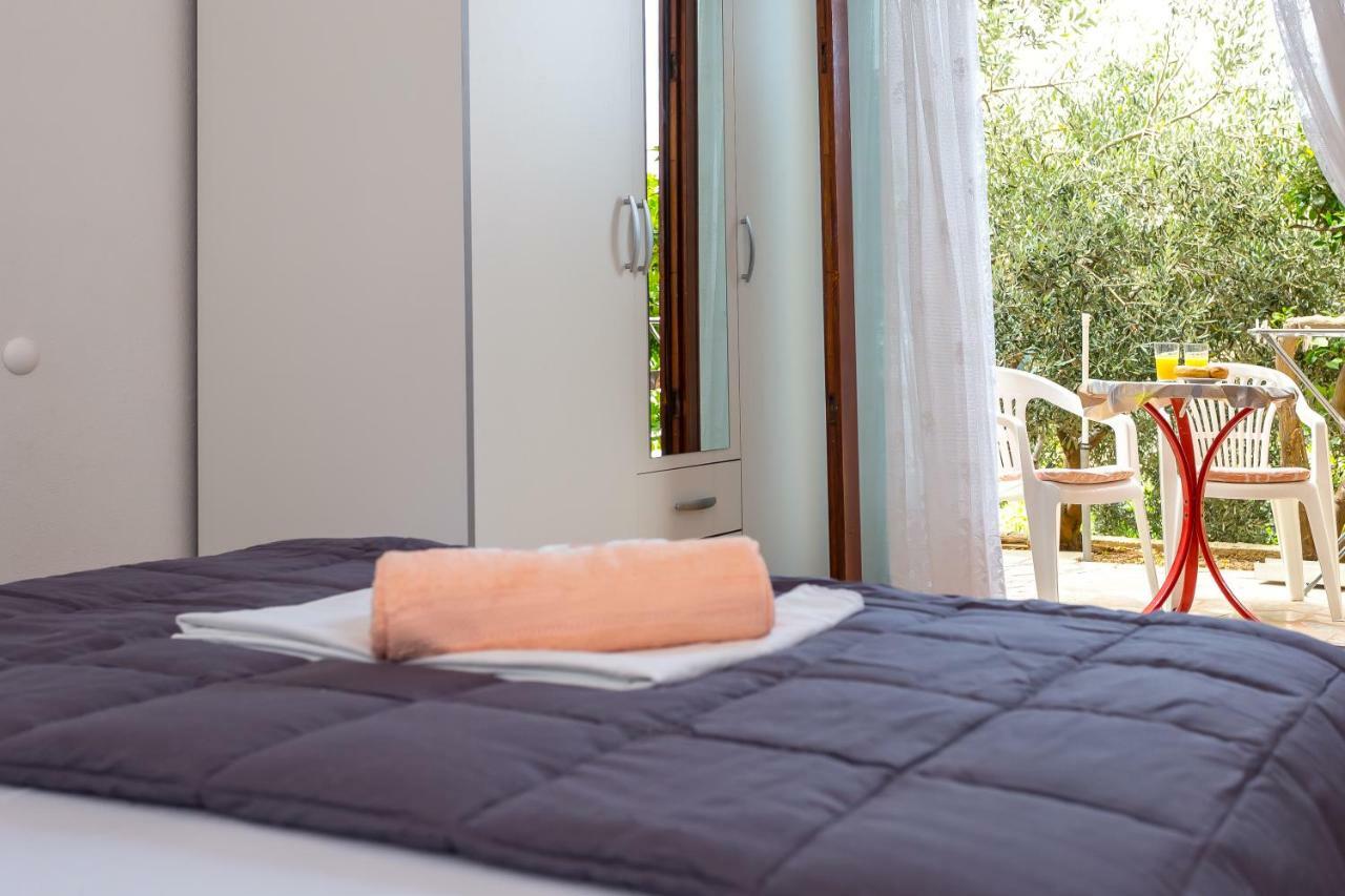 Apartments Iva Brstilo Omis Luaran gambar
